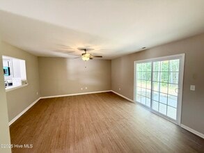 337 S Pointe Dr in Winterville, NC - Building Photo - Building Photo