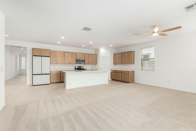 property at 10223 W Piccadilly Rd
