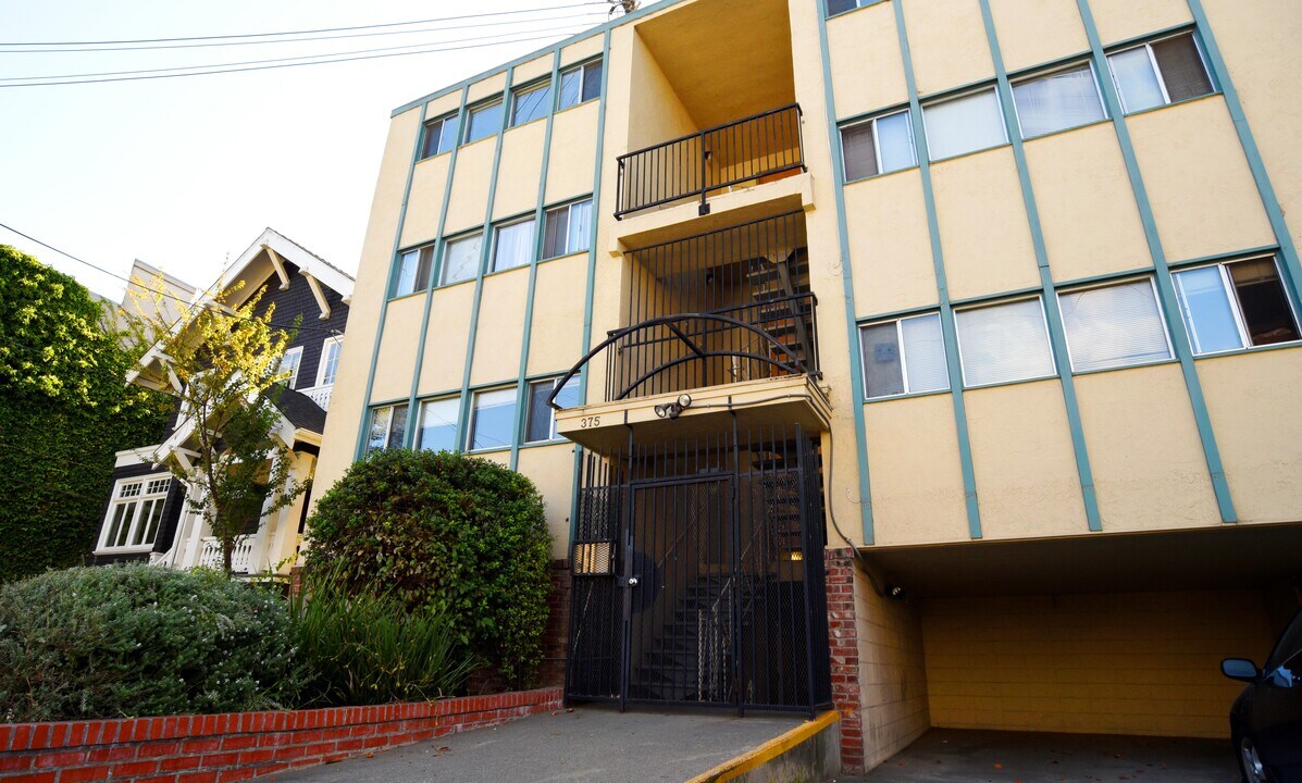 375 Staten Ave in Oakland, CA - Foto de edificio