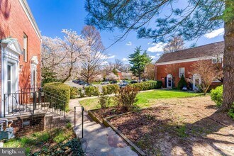 3282 Martha Custis Dr in Alexandria, VA - Building Photo - Building Photo