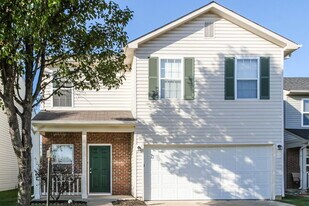 8020 Lake Tree Cir in Indianapolis, IN - Building Photo