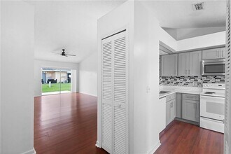 3125 Sandy Shore Ln in Kissimmee, FL - Building Photo - Building Photo