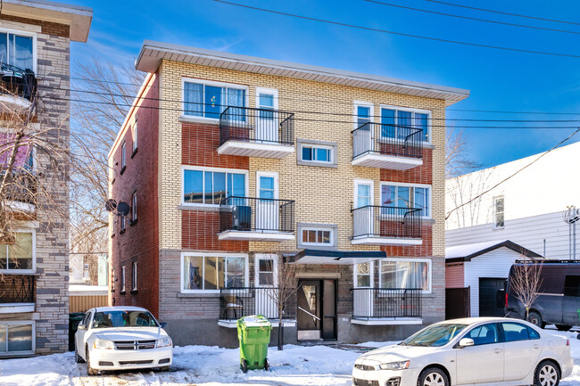 76 Saint-Pierre Av in Lachine, QC - Building Photo - Building Photo