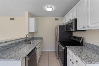 1884 Agora Cir SE, Unit 102 in Palm Bay, FL - Foto de edificio - Building Photo