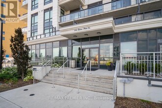 840-1840 Queens Plate Dr in Toronto, ON - Building Photo - Building Photo