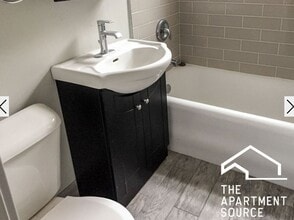 432 W Surf St, Unit 3 in Chicago, IL - Building Photo - Building Photo