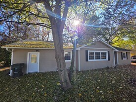 1937 W Lawson St in Fayetteville, AR - Building Photo