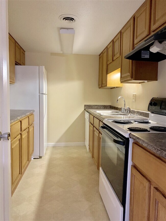 1859 Poplar Woods Cir W-Unit -207 in Germantown, TN - Building Photo - Building Photo