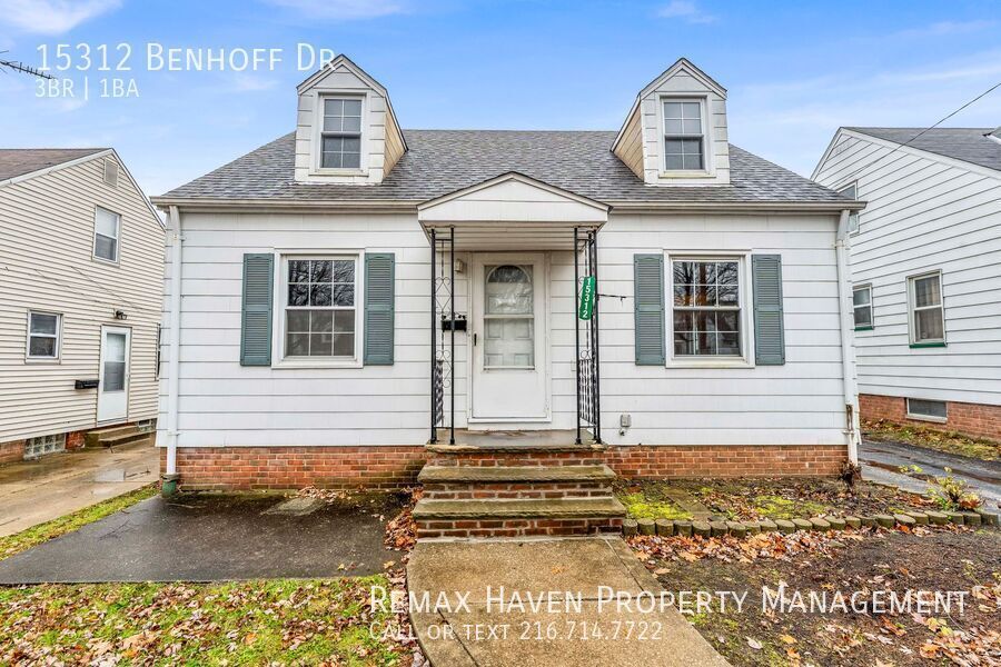 15312 Benhoff Dr in Maple Heights, OH - Building Photo