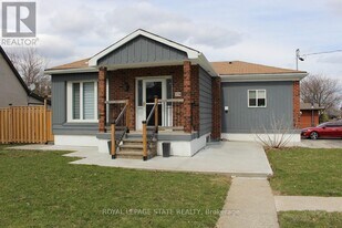 238 Sanatorium Rd in Hamilton, ON - Building Photo