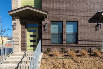 303 Park St in Springdale, AR - Foto de edificio - Building Photo