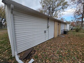 1140 St Rose Ln in Sauget, IL - Building Photo - Building Photo