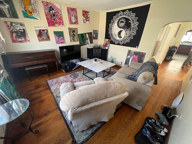 2604-04A N Pierce St-Unit -Lower in Milwaukee, WI - Building Photo - Building Photo