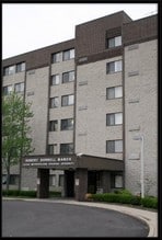 Robert Dorrell Manor in Toledo, OH - Foto de edificio - Building Photo