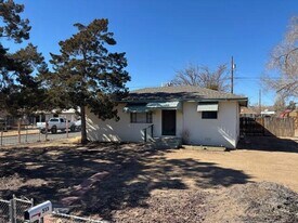 513 S 13th St in Belen, NM - Building Photo