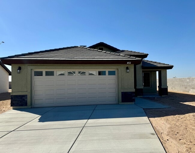 452 S Emmanuel Ave in San Luis, AZ - Building Photo - Building Photo