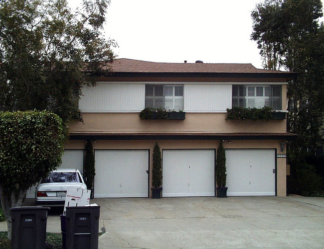 2325 E 2nd St in Long Beach, CA - Foto de edificio - Building Photo