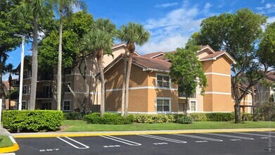 8851 Wiles Rd, Unit 103 in Coral Springs, FL - Foto de edificio - Building Photo