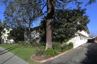 Marina Oaks in Sherman Oaks, CA - Building Photo - Building Photo