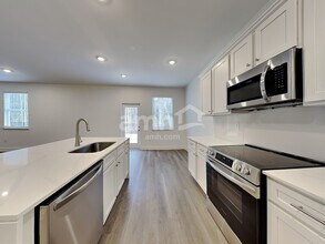 394 Pointe Dr in Dallas, GA - Building Photo - Building Photo