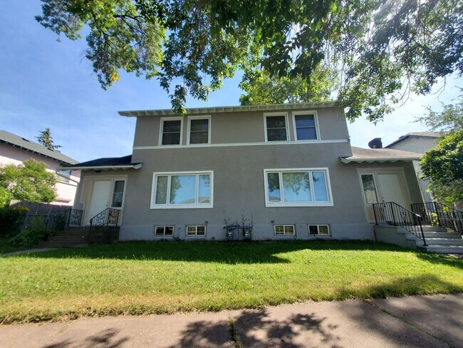 8814-8816 Hilton St in Duluth, MN - Building Photo - Building Photo
