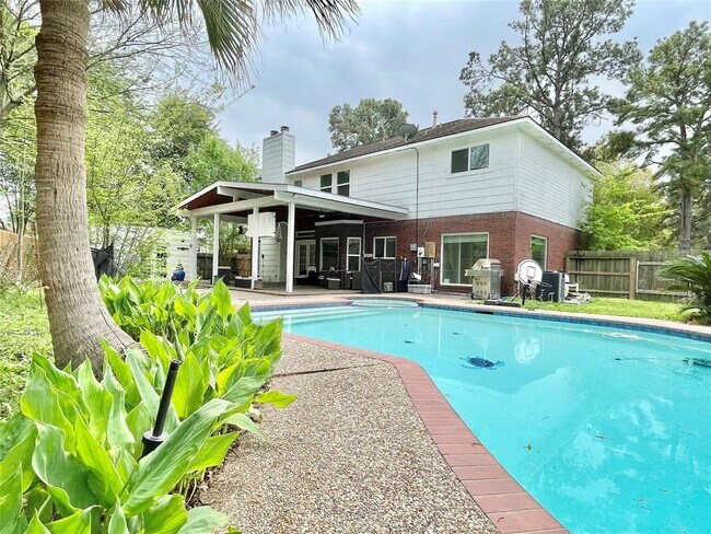 property at 16226 Cairngorm Ave