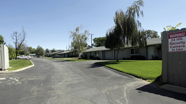 13333 3rd St in Yucaipa, CA - Foto de edificio - Building Photo