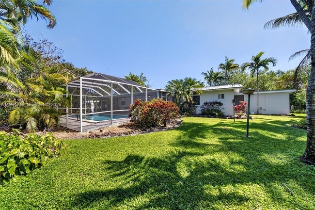 10142 SW 79th Ave in Miami, FL - Building Photo - Building Photo