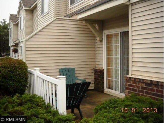 949 Old Steine Cir in New Brighton, MN - Building Photo - Building Photo