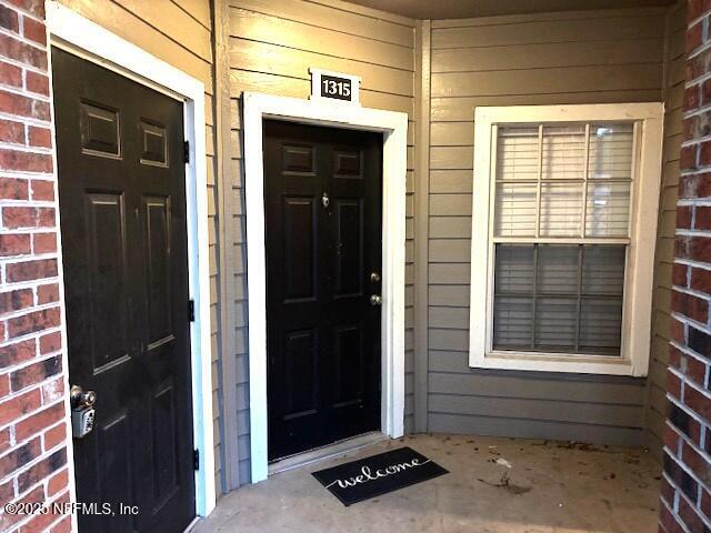 4601 Touchton Rd in Jacksonville, FL - Foto de edificio - Building Photo