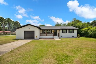7001 Bronwyn St in Fayetteville, NC - Building Photo