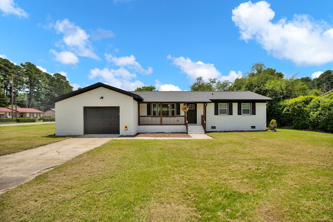 7001 Bronwyn St in Fayetteville, NC - Building Photo