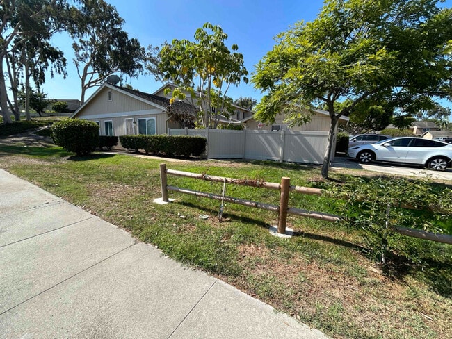 357 Winsome Pl in Encinitas, CA - Building Photo - Building Photo