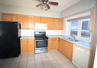 3303 Grove Ave in Berwyn, IL - Building Photo - Building Photo