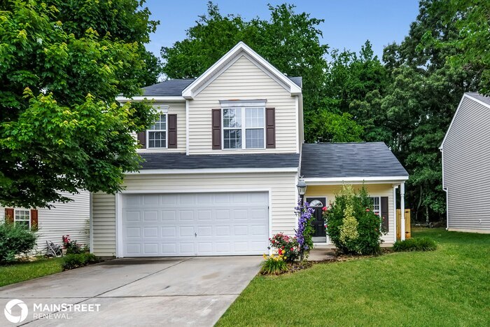 2045 Star Sapphire Dr in Raleigh, NC - Foto de edificio