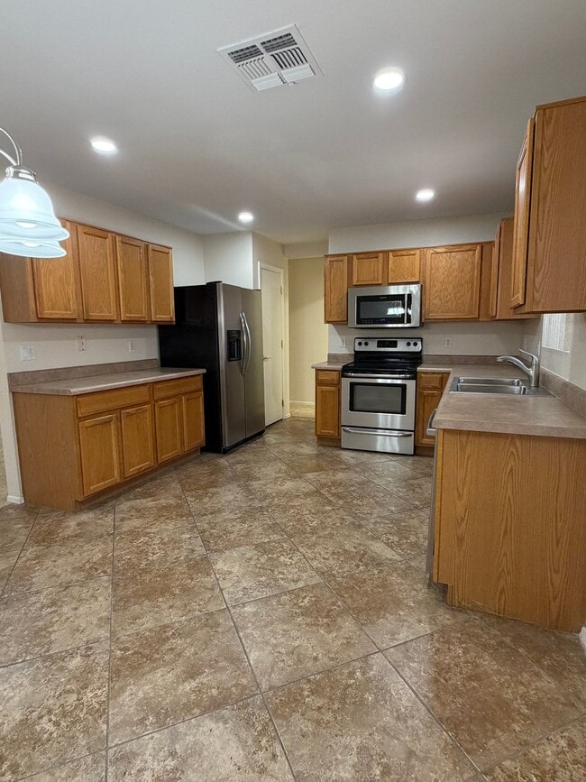 11402 W Hutton Dr in Surprise, AZ - Building Photo - Building Photo