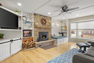 310 Yosemite Trail in Madison, WI - Building Photo