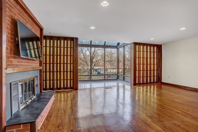 property at 2 Coldwater Ct