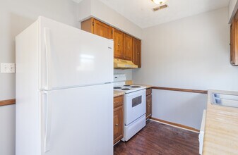 5017 Inskip Rd, Unit 5 in Knoxville, TN - Building Photo - Building Photo