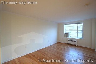 60 Brattle St, Unit #602 in Cambridge, MA - Building Photo