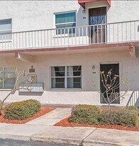 9125 Tudor Dr in Tampa, FL - Building Photo