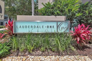 2421 NE 65th St in Fort Lauderdale, FL - Building Photo