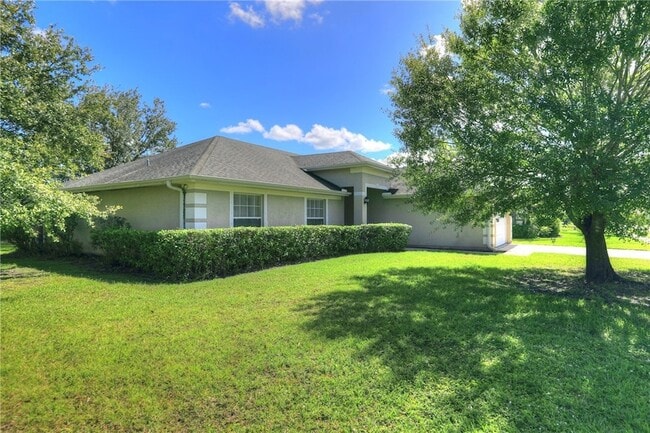 113 Drake Way in Sebastian, FL - Foto de edificio - Building Photo