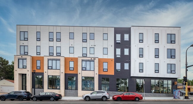 The Pearl Apartments in Minneapolis, MN - Foto de edificio - Building Photo