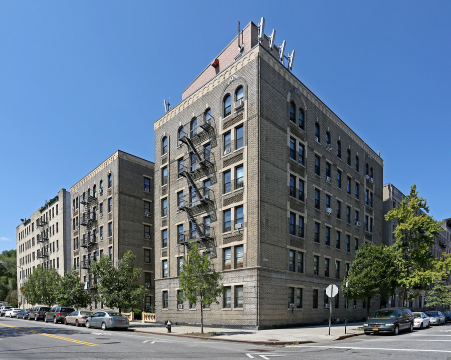 596 Edgecombe Ave in New York, NY - Building Photo