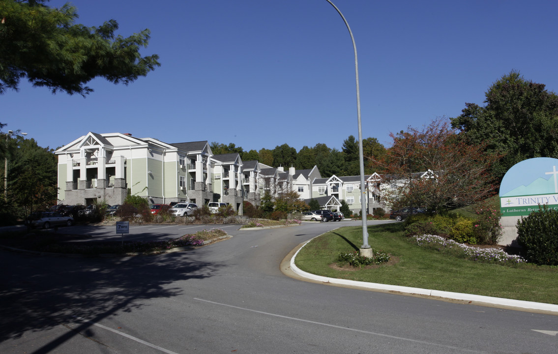 Trinity View Retirement Community in Arden, NC - Foto de edificio