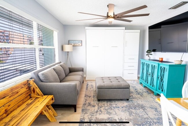 property at 10 164th Ave