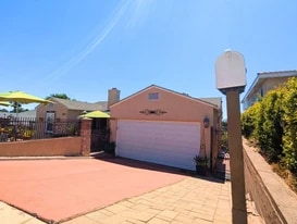 5831 Adelaide Ave, Unit back apartment in San Diego, CA - Building Photo