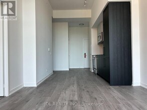 285 Dufferin St in Toronto, ON - Building Photo - Building Photo