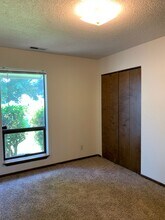 1550 32nd Ave in Longview, WA - Building Photo - Building Photo